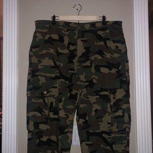 BOOHOO CAMO CARGO PANTS!